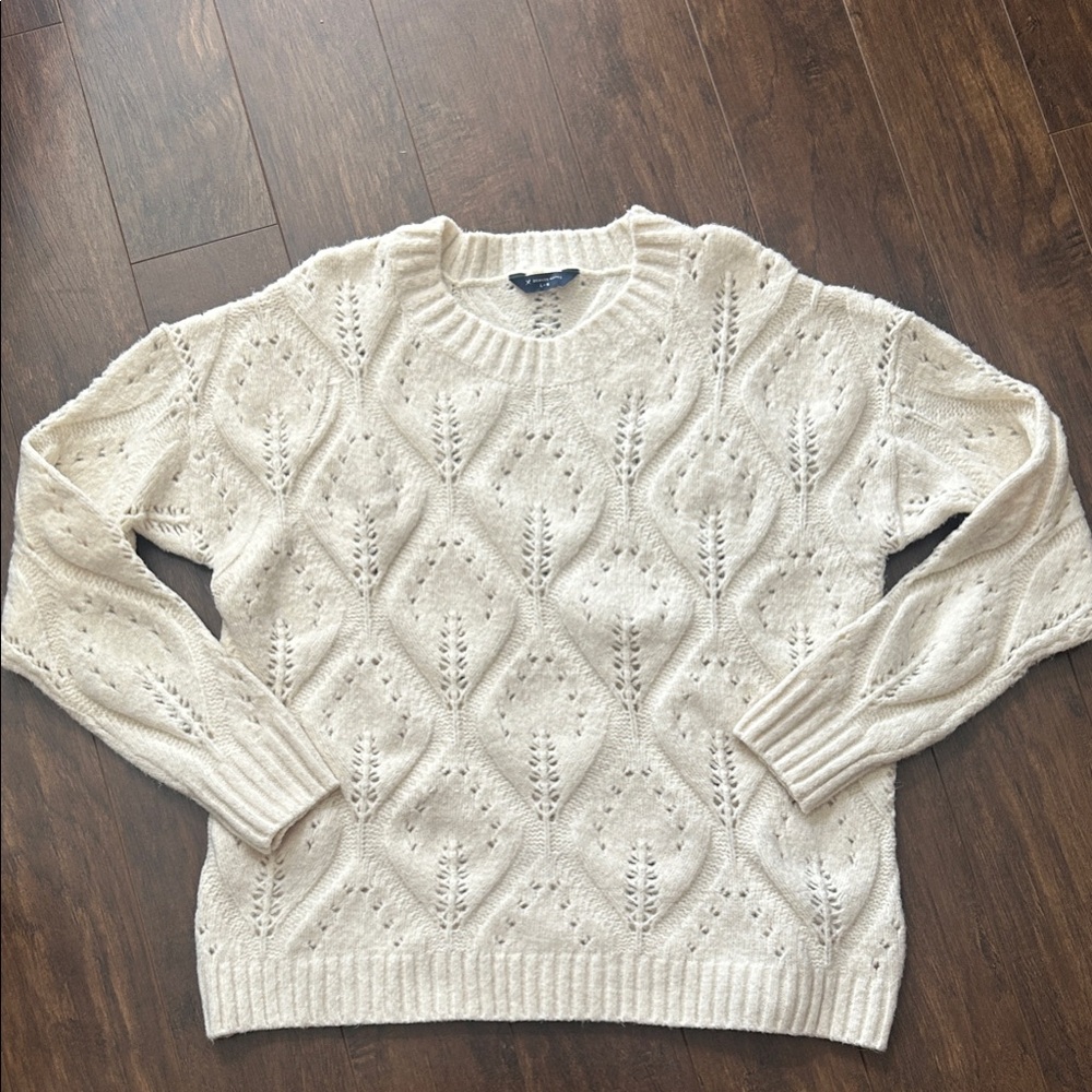 Elegant Denver Hayes Cream Sweater